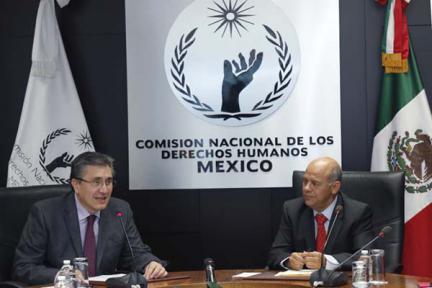 Durante la firma del Convenio, el Presidente de la CNDH
