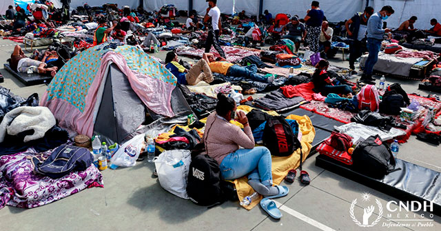 CNDH atiende a integrantes de caravana migrante en la CDMX