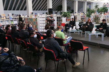 La presidenta de la CNDH, Rosario Piedra Ibarra, participó en la presentación del libro introducción a los derechos de las audiencias y a sus defensorías en México