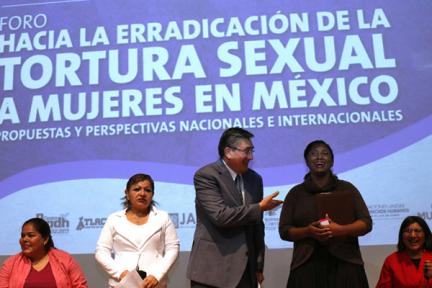 El Presidente de la CNDH, Luis Raúl González Pérez, participó en la Mesa 1