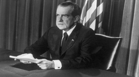 Richard Nixon dimite como presidente de los Estados Unidos como resultado del proceso Watergate