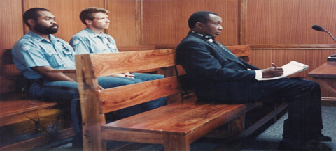 Tribunal Penal Internacional para Ruanda encuentra culpable de nueve casos de genocidio a Jean-Paul Akayesu