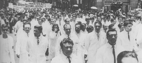 Primer paro nacional de los médicos por sus derechos laborales