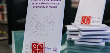 La presidenta de la CNDH, Rosario Piedra Ibarra, participó en la presentación del libro introducción a los derechos de las audiencias y a sus defensorías en México