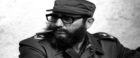 Nace Fidel Castro. Revolucionario y estadista cubano.  Defensor de la soberanía e independencia de su país, símbolo de resistencia en el mundo.